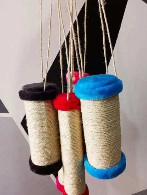 Rascador de altura Garfield para Gatos  — Funcional, divertido y colgante